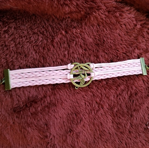 ๐ฆ๐Handmade peace and bird leather bracelet - Picture 4 of 4